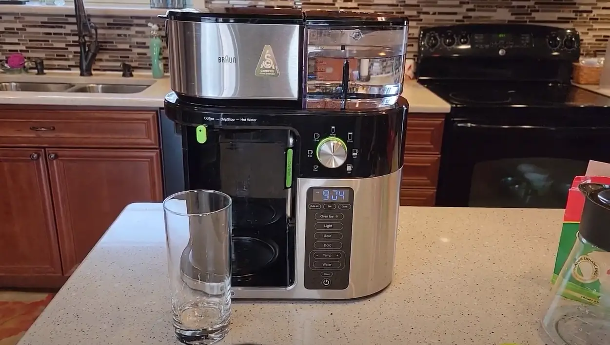 Where Do You Put Water In A Coffee Maker
