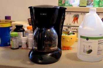 How Do You Clean a Coffee Maker with Vinegar and Baking Soda?